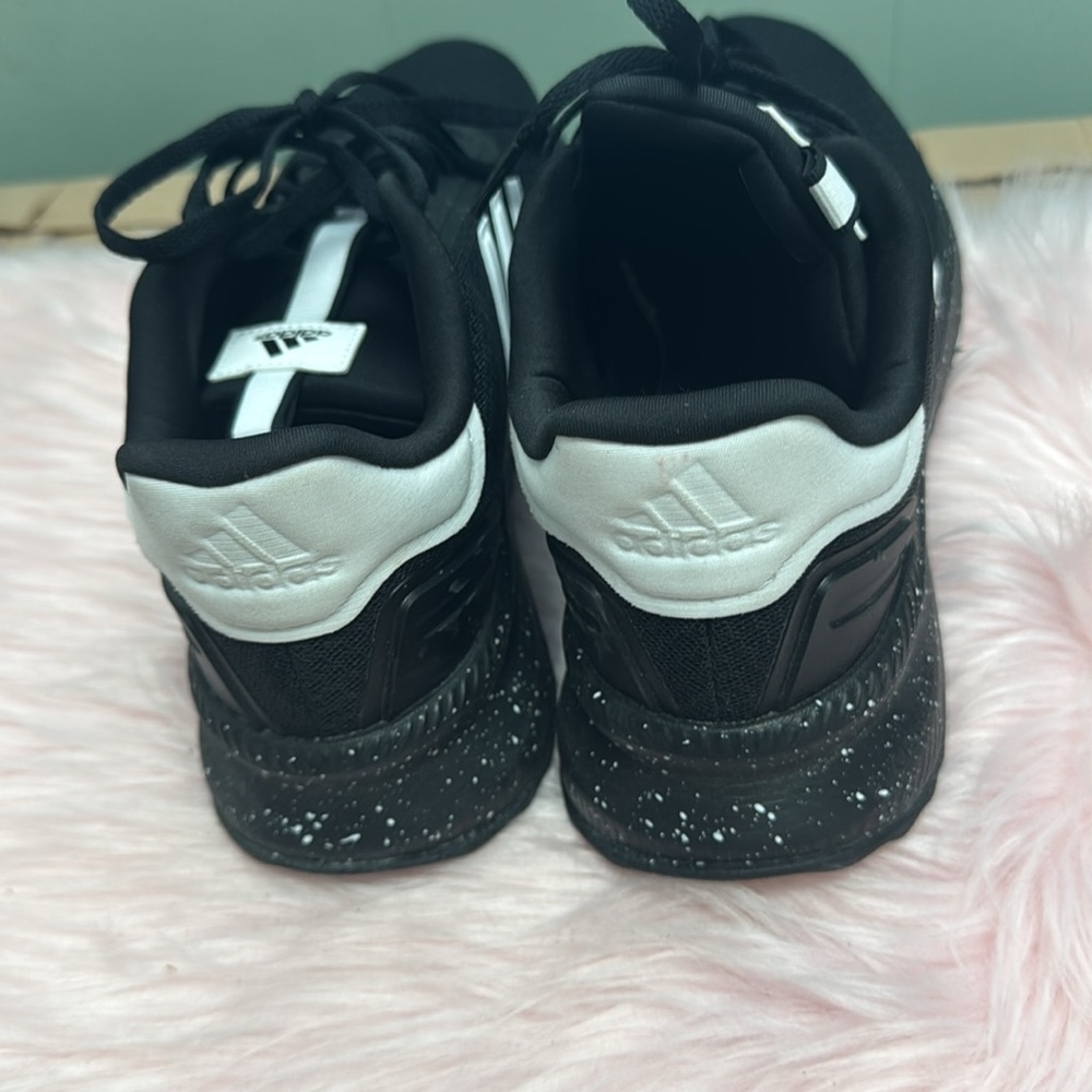 adidas Black and White mens  Shoes LIKE NEW - Picture 3 of 6